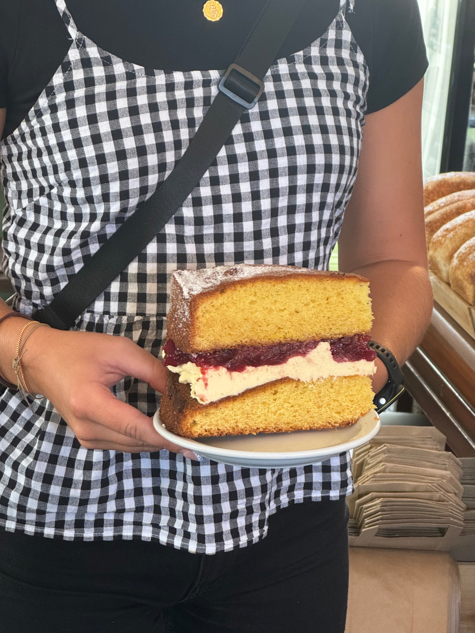 Veranda Whole Victoria Sponge